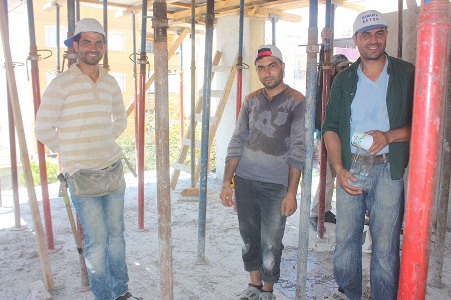 Suriye işçiler: Mecburiyetimizi fırsata çeviriyorlar!
