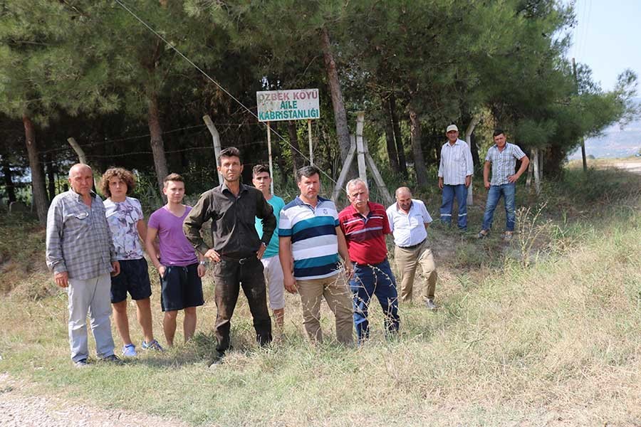 Pamukovalılar mezarlıklarının satılmasına tepki gösterdiler