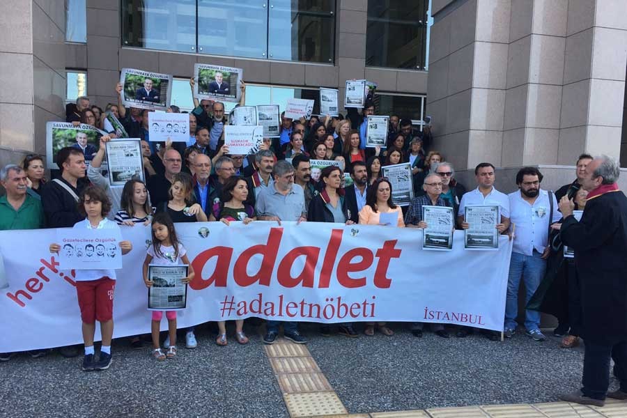 'Dışarıdaki Gazeteciler' Adalet Nöbeti'ne katıldı