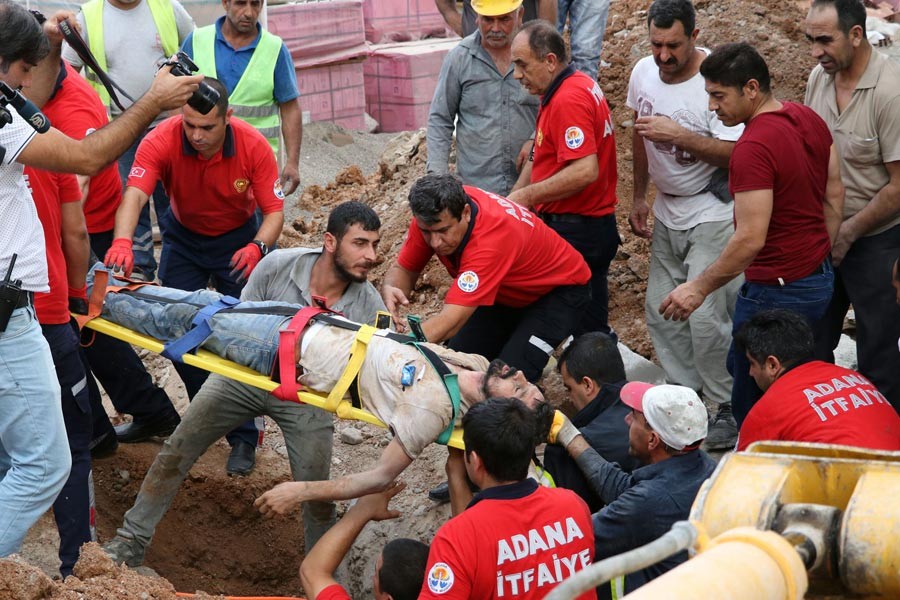 Adana'da inşaatta göçük: 2 işçi yaralı