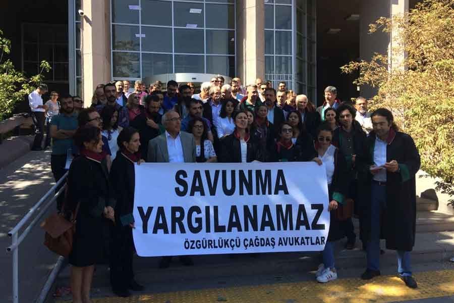 Gülmen ve Özakça'nın tutuklu avukatlarına destek