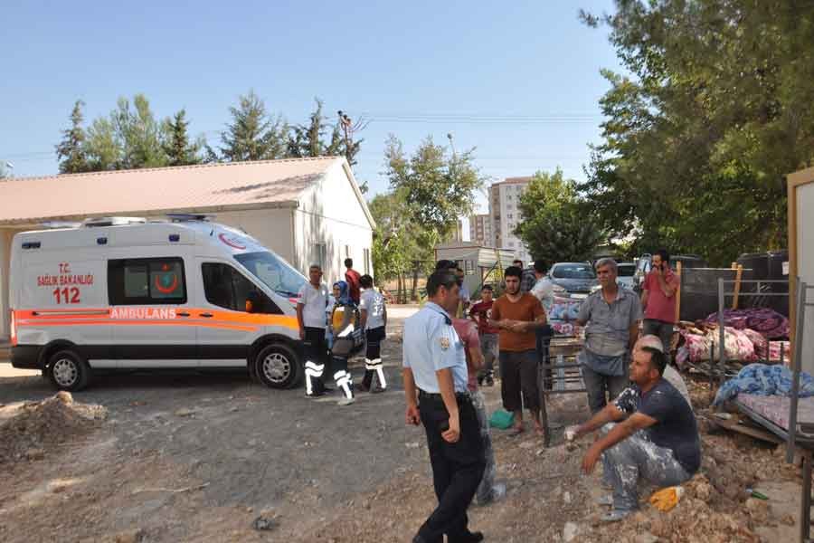 Otel inşaatında yangın: 7 işçi dumandan etkilendi