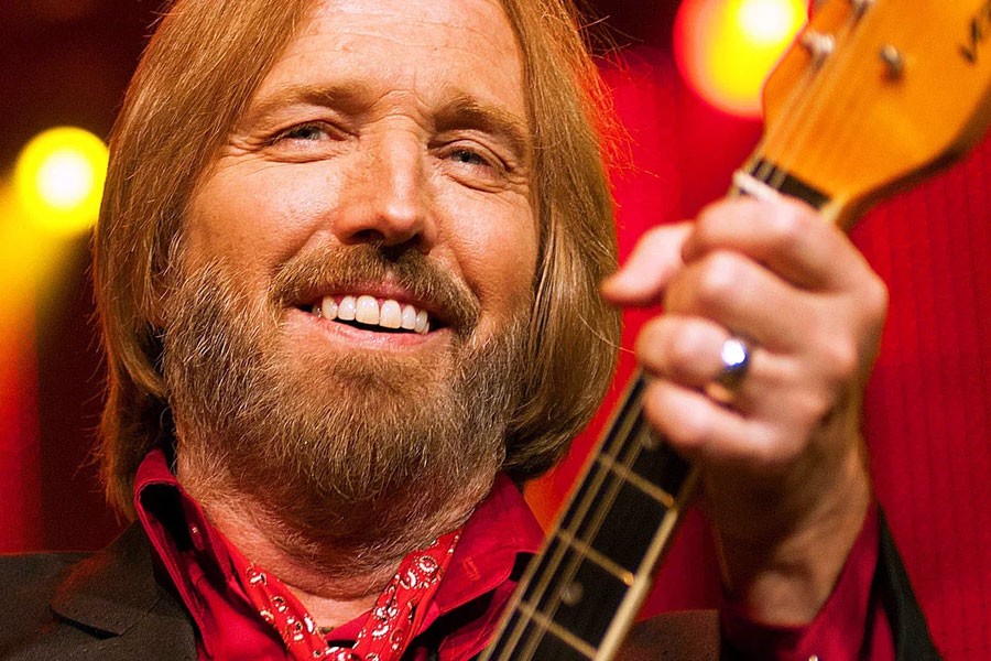 Ünlü müzisyen Tom Petty, hayatını kaybetti