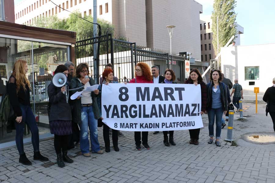 İzmir'deki 8 Mart davasında kadınlar beraat etti