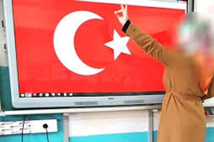 Bozkurt işaretli paylaşım yapan öğretmenin işine son verildi