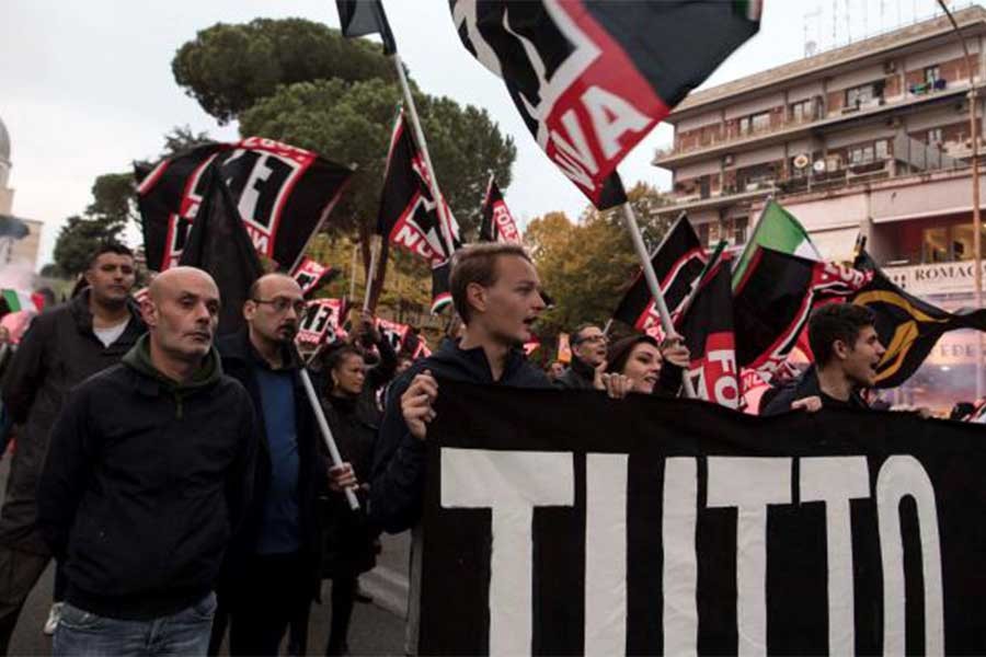 Neo-faşistler, Roma’da yürüyüş düzenledi