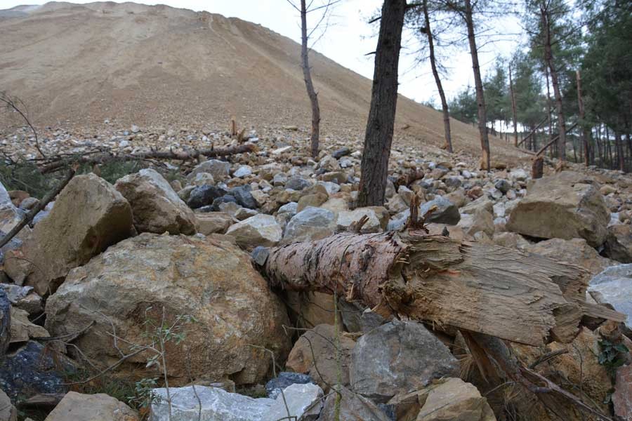 Taş ocağı firmasına 355 bin lira izinsiz moloz dökümü cezası