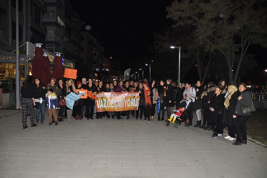 Aliağalı kadınlar: Şiddete karşı birlikte mücadele edeceğiz