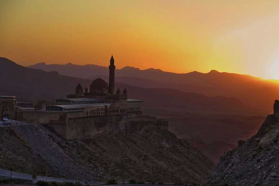 Bir yaz sonu Ağrı'sı