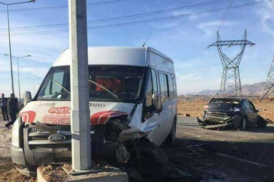 Cizre-İdil karayolunda kaza: 1 ölü, 4 yaralı