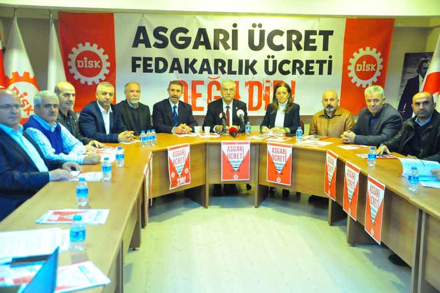 DİSK: Asgari ücret net 2300 lira olsun